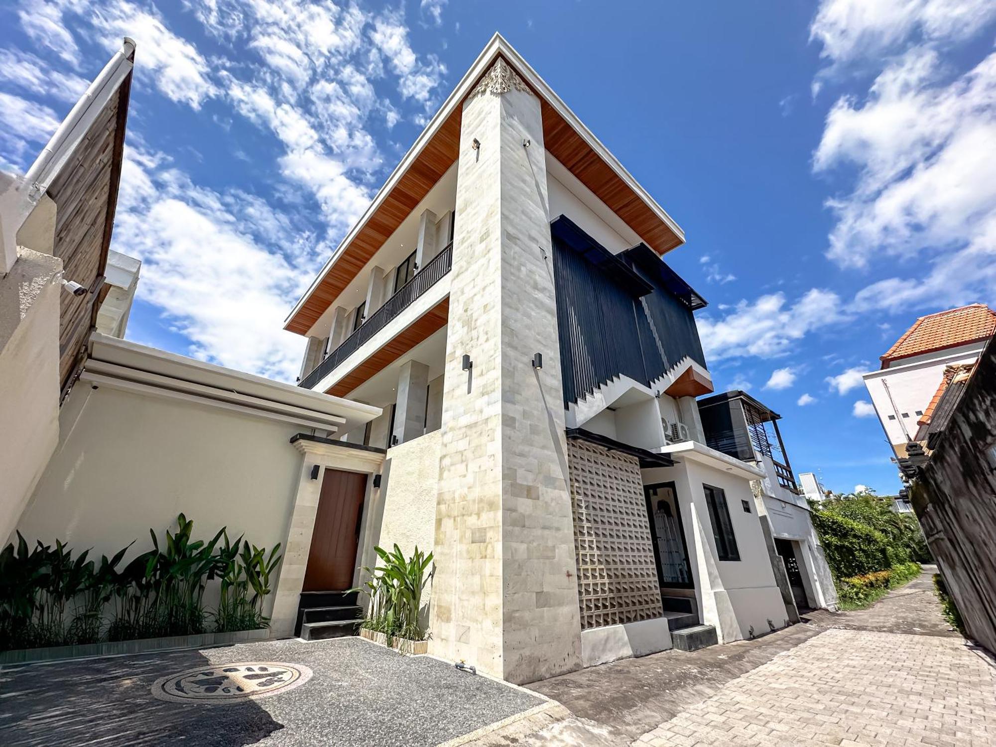 Olala Loft Apartment Seminyak